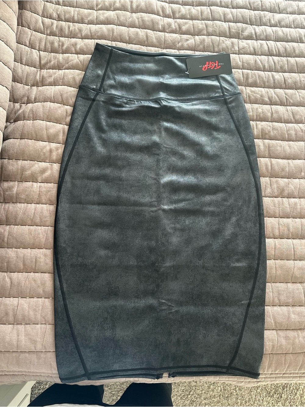 The Gym People Women’s Black Faux Suede Pencil Skirt